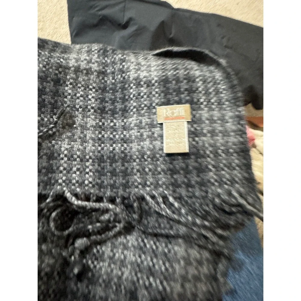 Raffi Scarf Unisex OS Grey Plaid Good 100% Pure Cashmere Fringe Winter Accessory